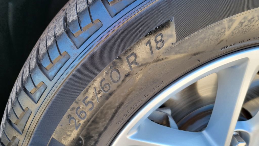 Used 2023 Jeep Grand Cherokee L Laredo RWD image 16