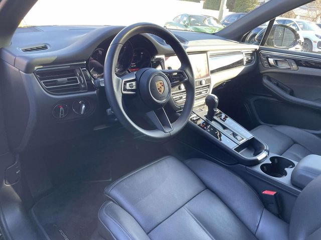Certified 2025 Porsche Macan image 16