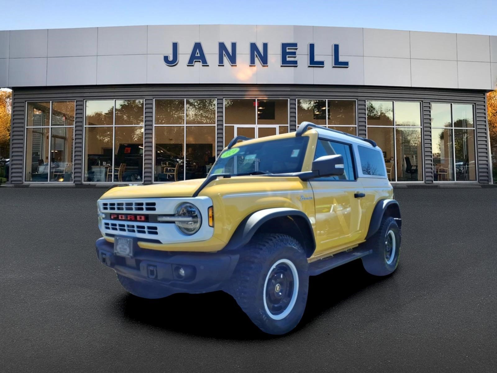 Used 2024 Ford Bronco Heritage Edition AWD/4WD image 1