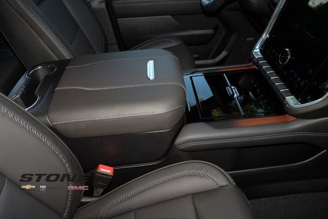 New 2025 GMC Yukon XL Denali w/ Sun & Power Step Package image 18