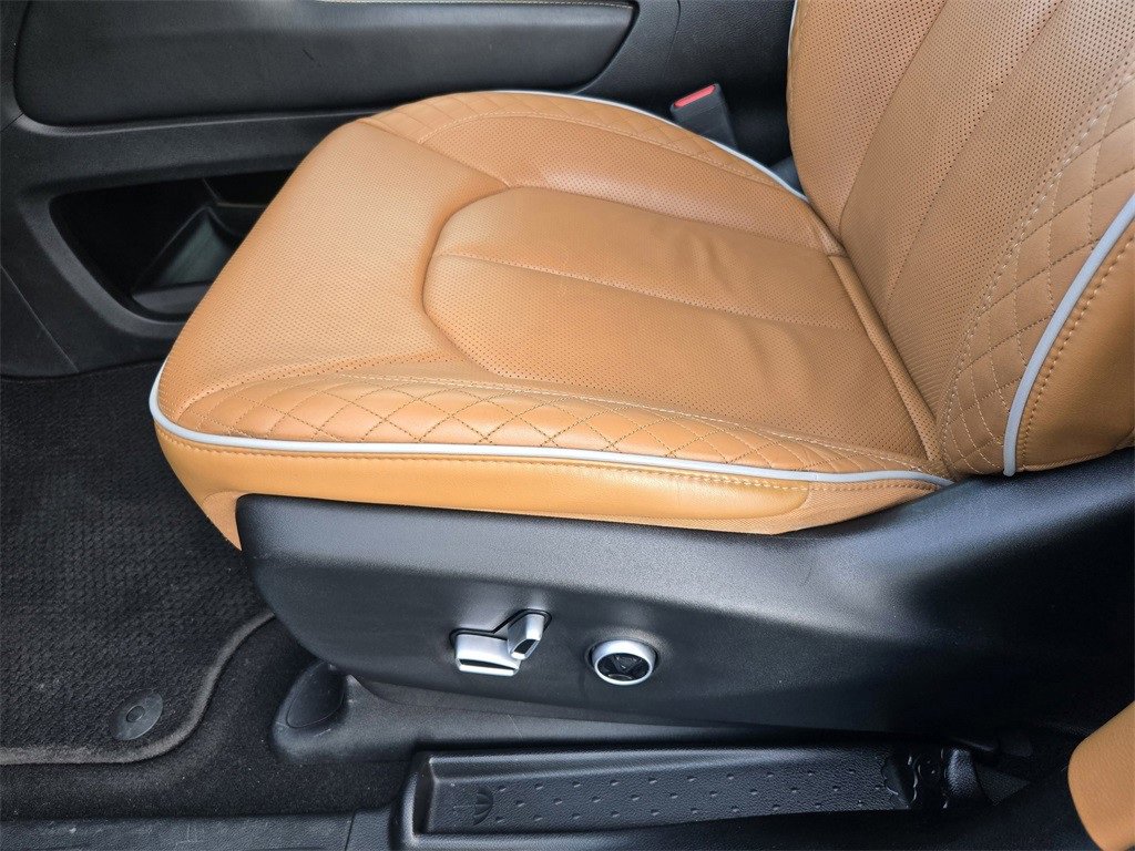 Used 2021 Chrysler Pacifica Pinnacle image 23