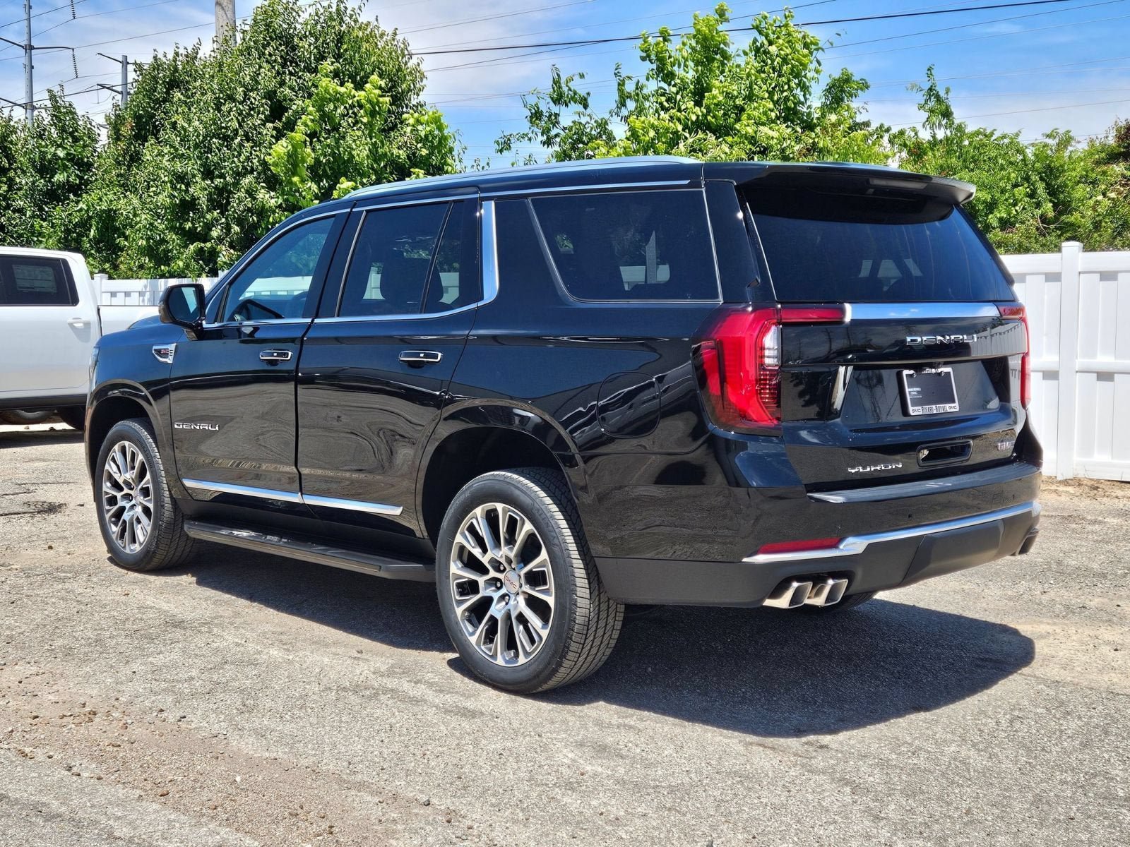 New 2026 GMC Yukon Denali AWD/4WD image 3