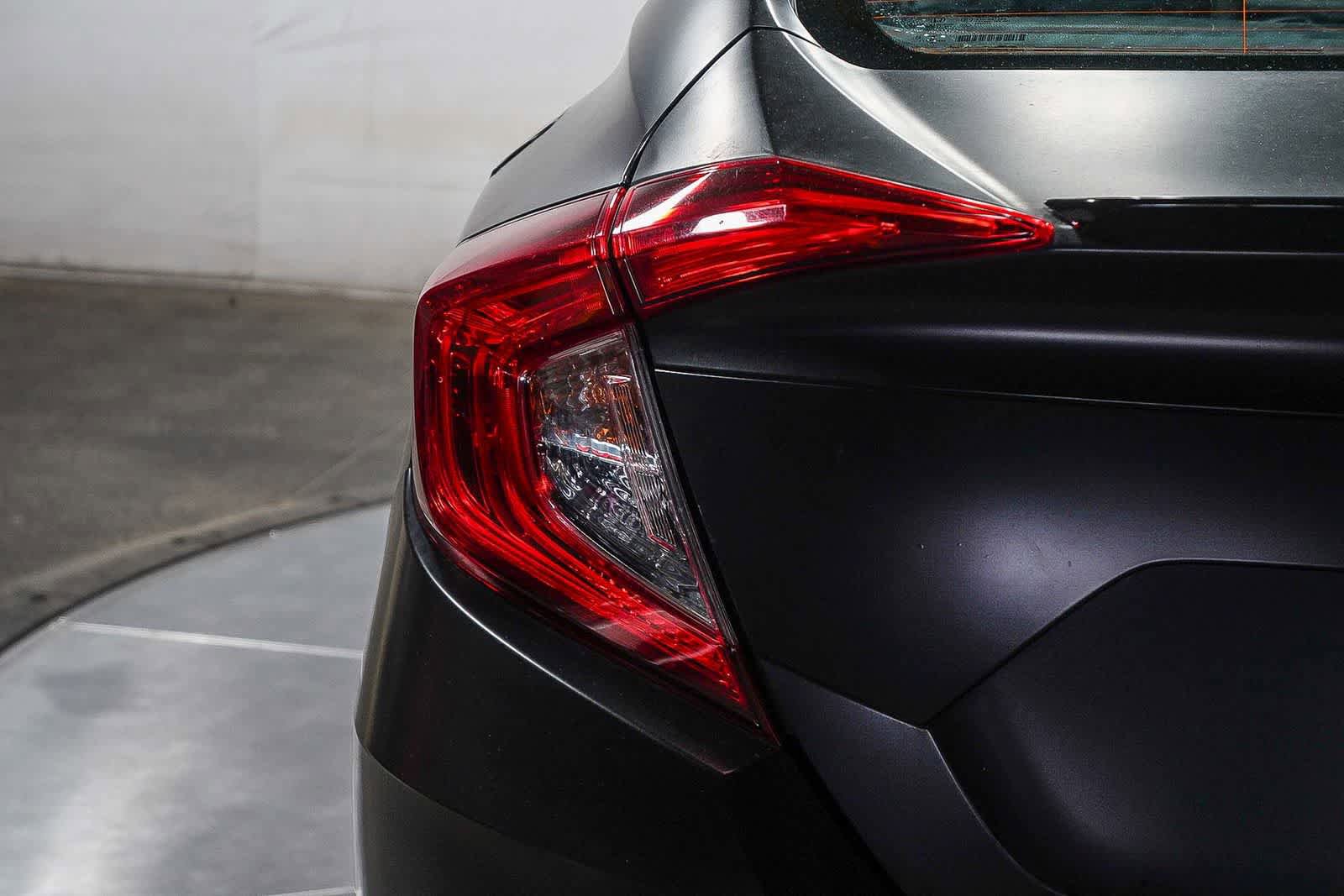 Used 2019 Honda Civic Sport image 7