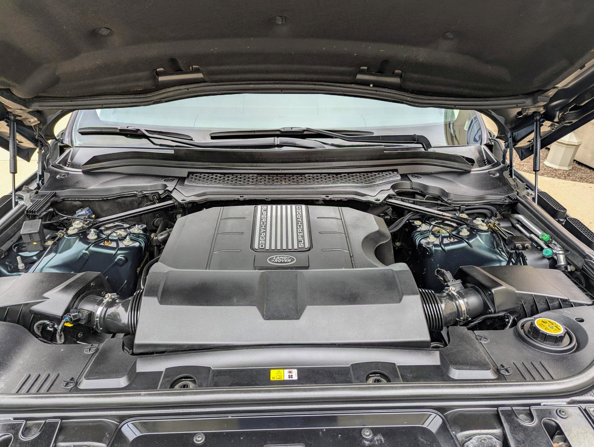 Used 2015 Land Rover Range Rover Sport HSE image 18