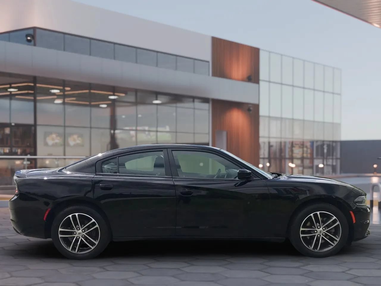 Used 2019 Dodge Charger SXT AWD/4WD image 4