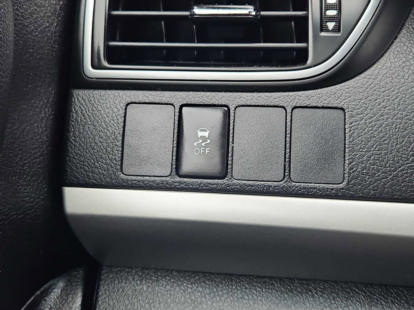 Used 2017 Toyota Camry SE FWD image 16