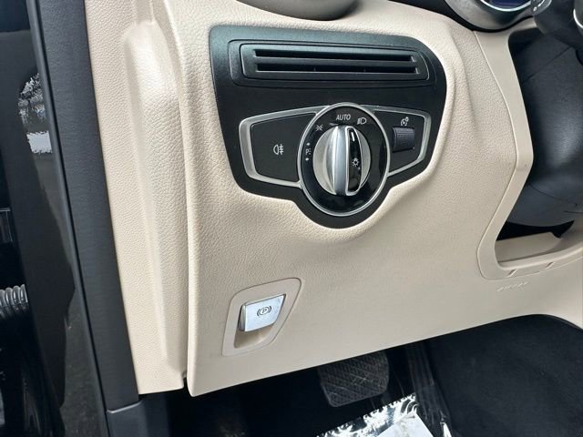 Used 2017 Mercedes-Benz GLC 300 4MATIC image 16