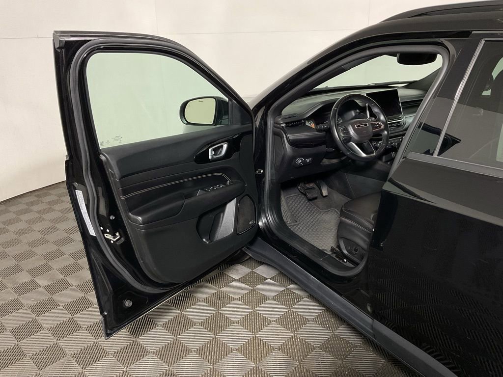 Used 2022 Jeep Compass Altitude w/ Sun and Sound Group image 19