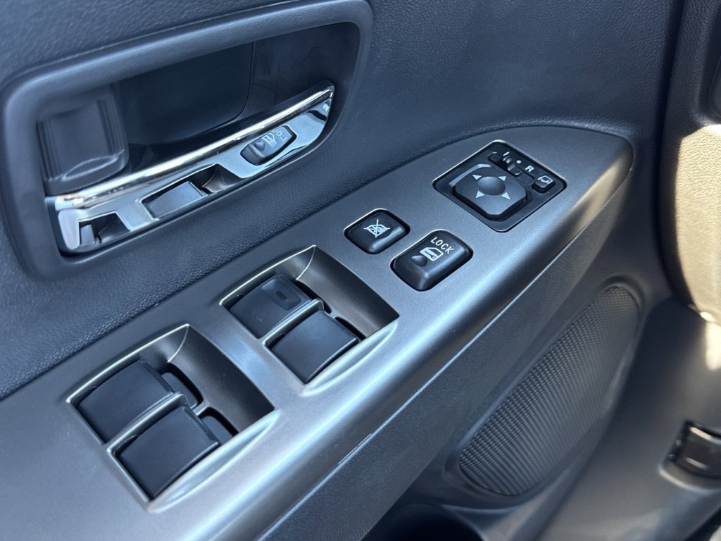 New 2027 Mitsubishi Outlander Sport SE FWD image 32