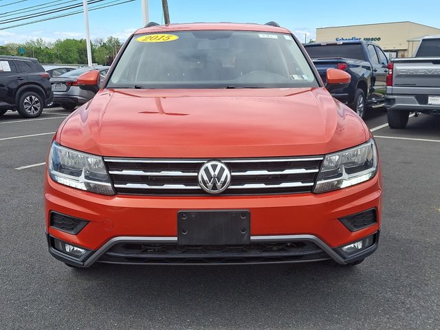 Used 2018 Volkswagen Tiguan SE w/ 18" Alloy Wheels Package FWD image 2