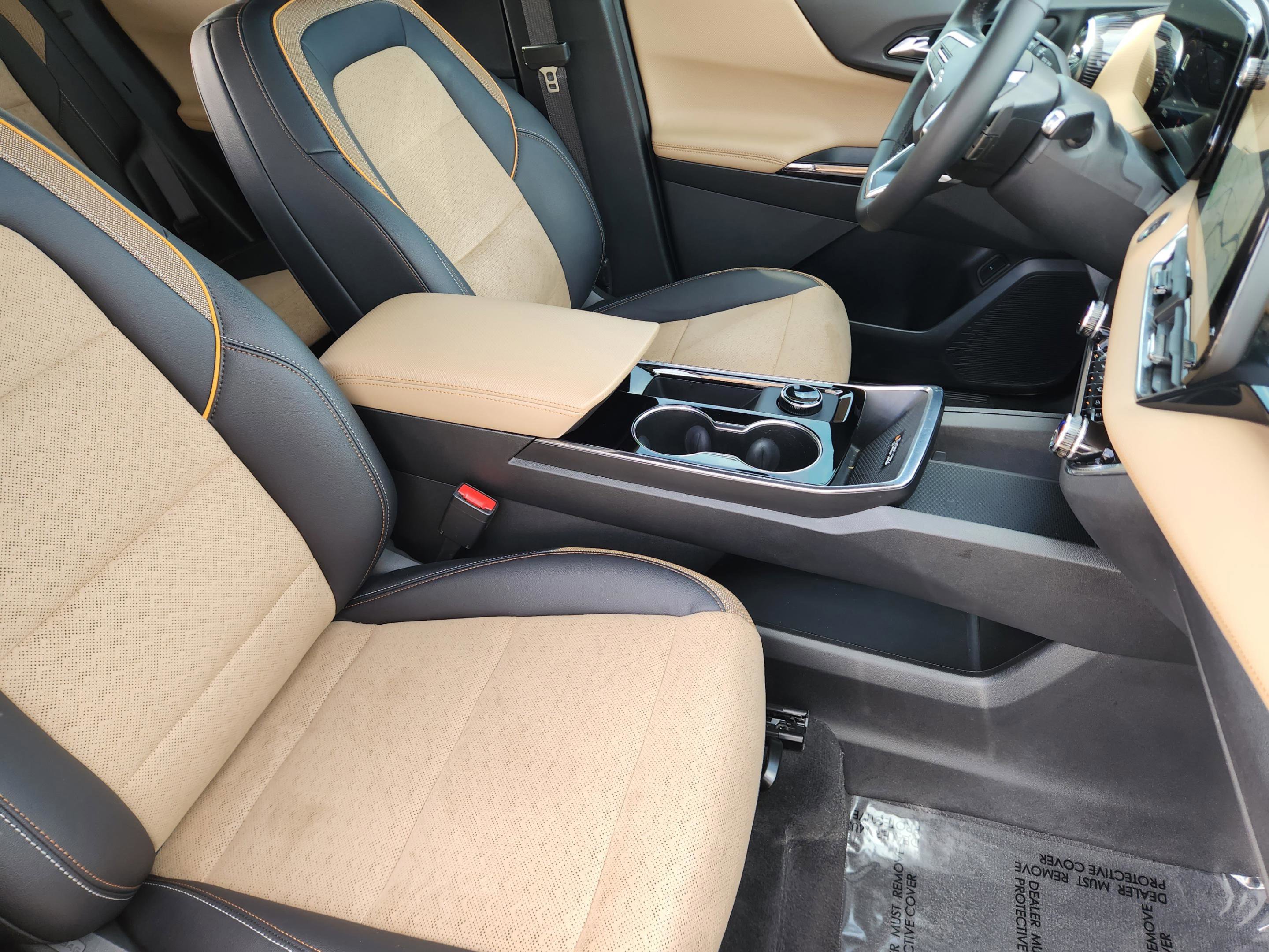 Used 2025 Chevrolet Equinox ACTIV w/ Safety and Technology Package image 17