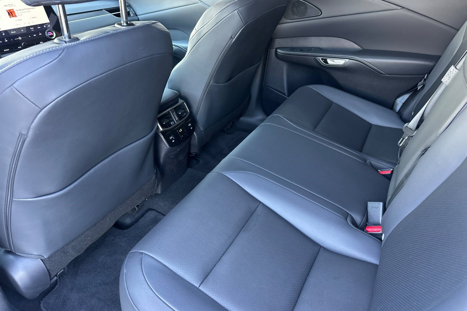 Certified 2025 Lexus RX 350h w/ Convenience Package image 15