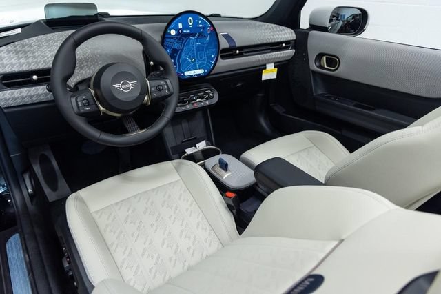 Used 2025 MINI Cooper S FWD image 18