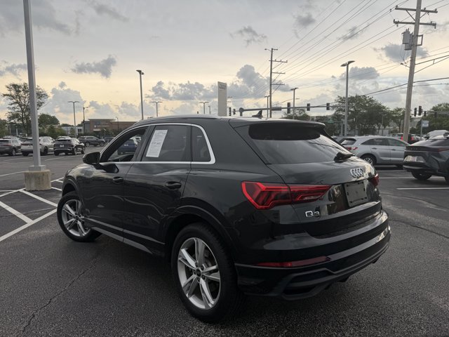 Used 2023 Audi Q3 2.0T Premium Plus w/ Premium Plus Package AWD/4WD image 3