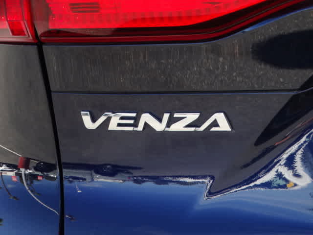 Certified 2023 Toyota Venza LE AWD/4WD image 10