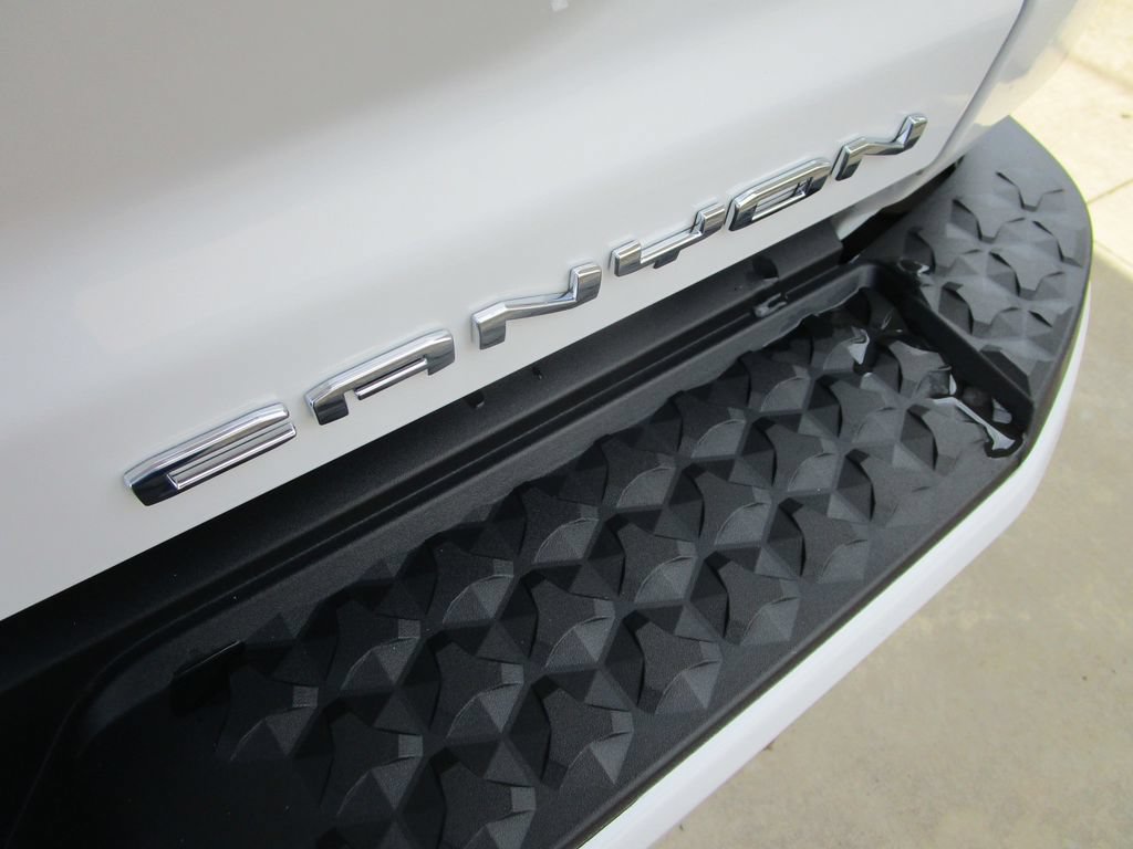 Used 2024 GMC Canyon Denali AWD/4WD image 17