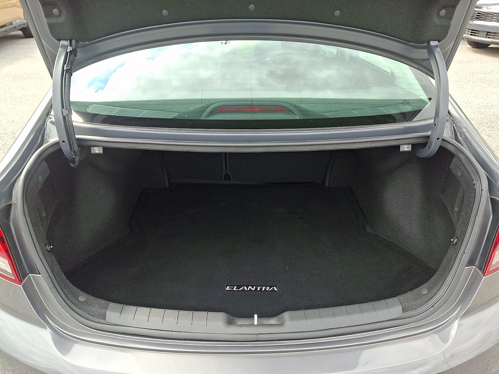 Used 2020 Hyundai Elantra SEL w/ Cargo Package (C1) FWD image 28