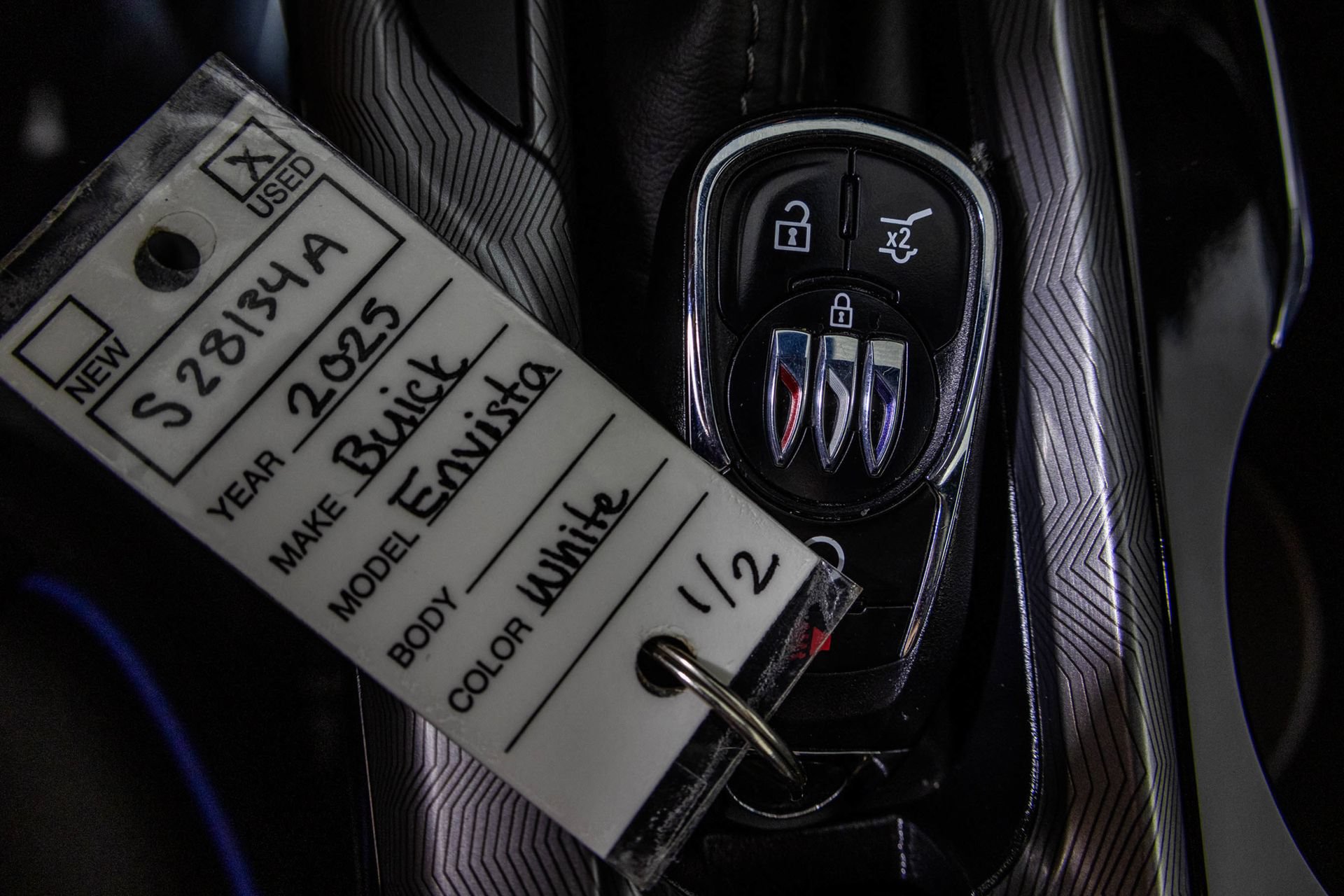 Used 2025 Buick Envista Sport Touring w/ Convenience I Package FWD image 31