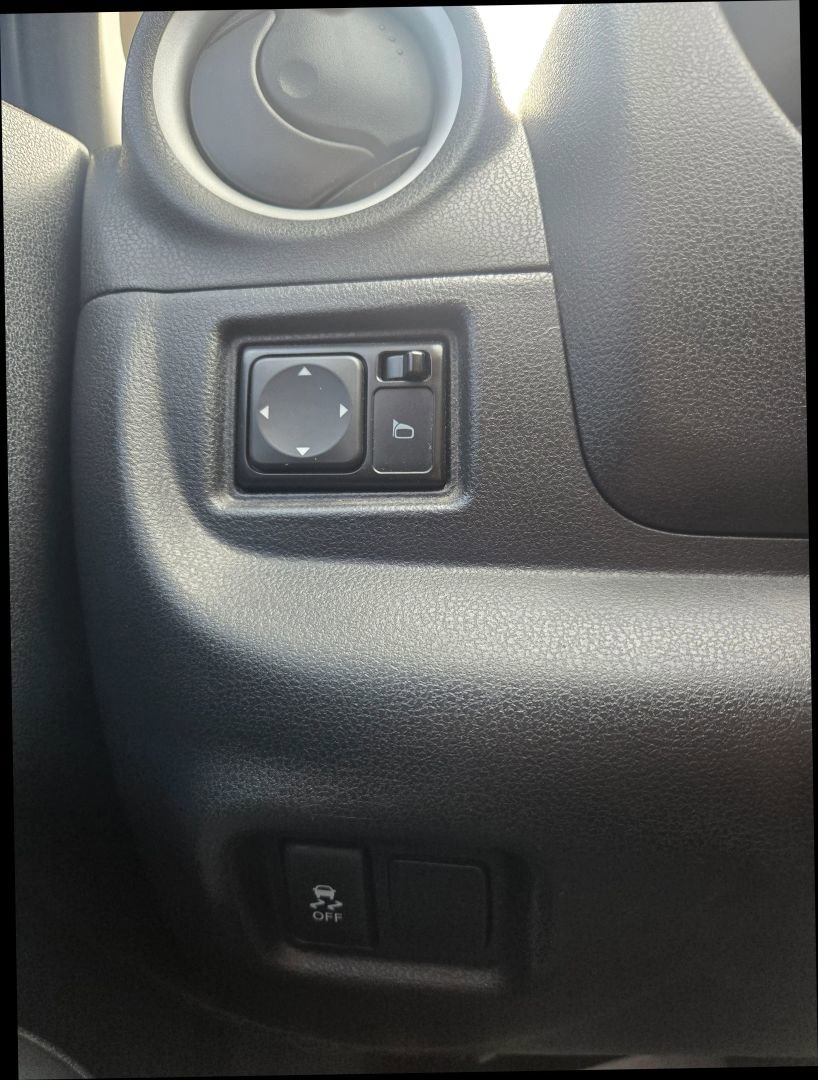 Used 2014 Nissan Versa Note SV w/ Sport Value Package image 26