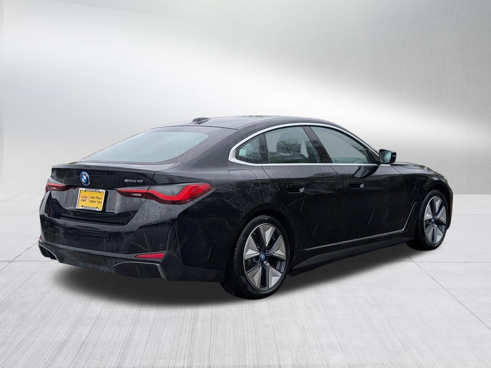 Used 2024 BMW i4 eDrive40 w/ Premium Package RWD image 7