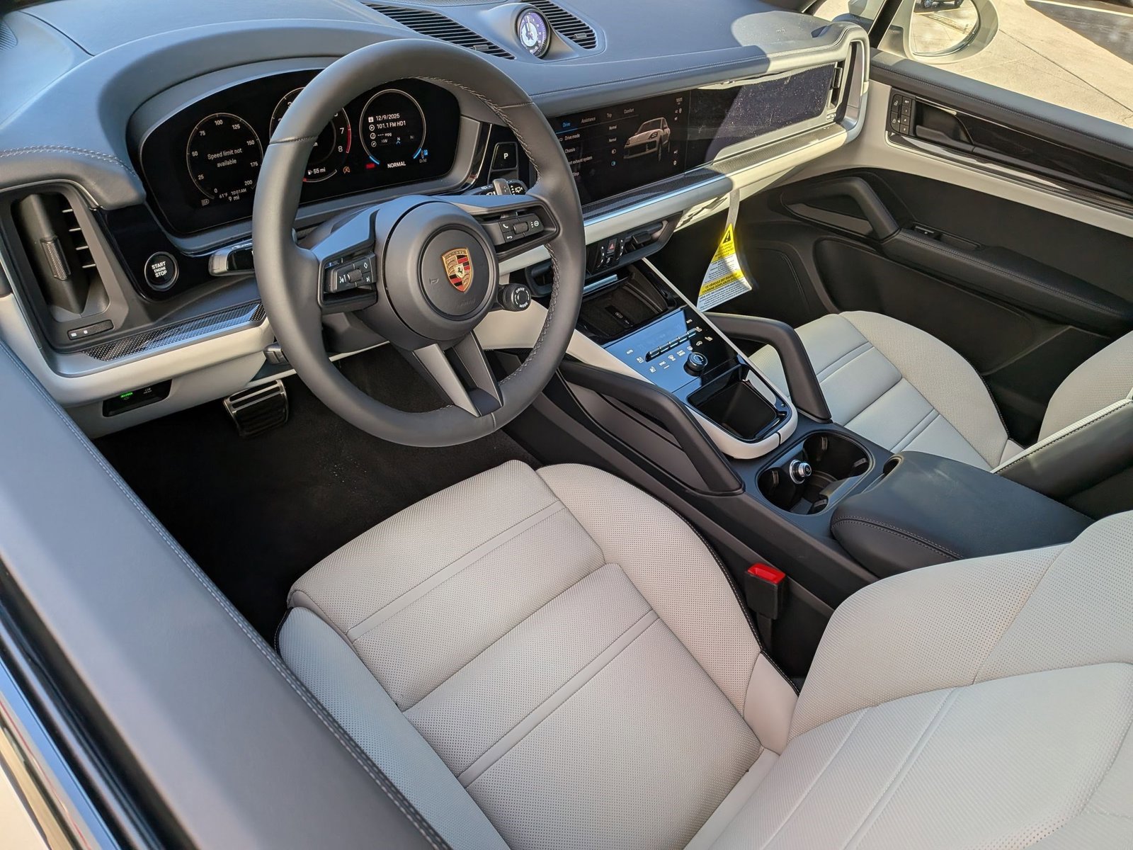 New 2026 Porsche Cayenne S image 4