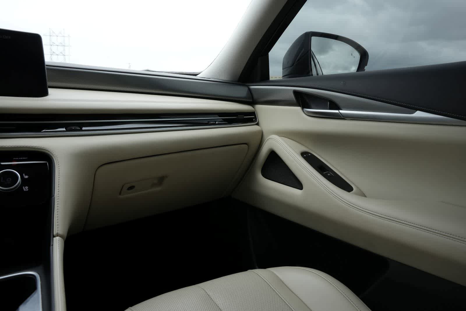 Used 2022 INFINITI QX60 Luxe w/ Cargo Package FWD image 8