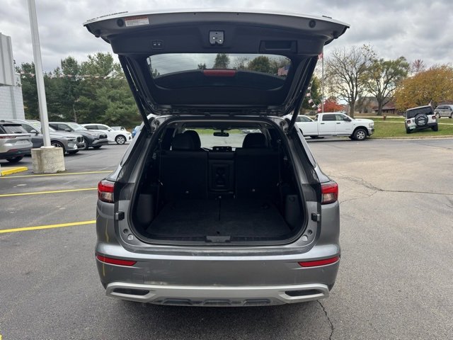 Used 2023 Mitsubishi Outlander SE image 10