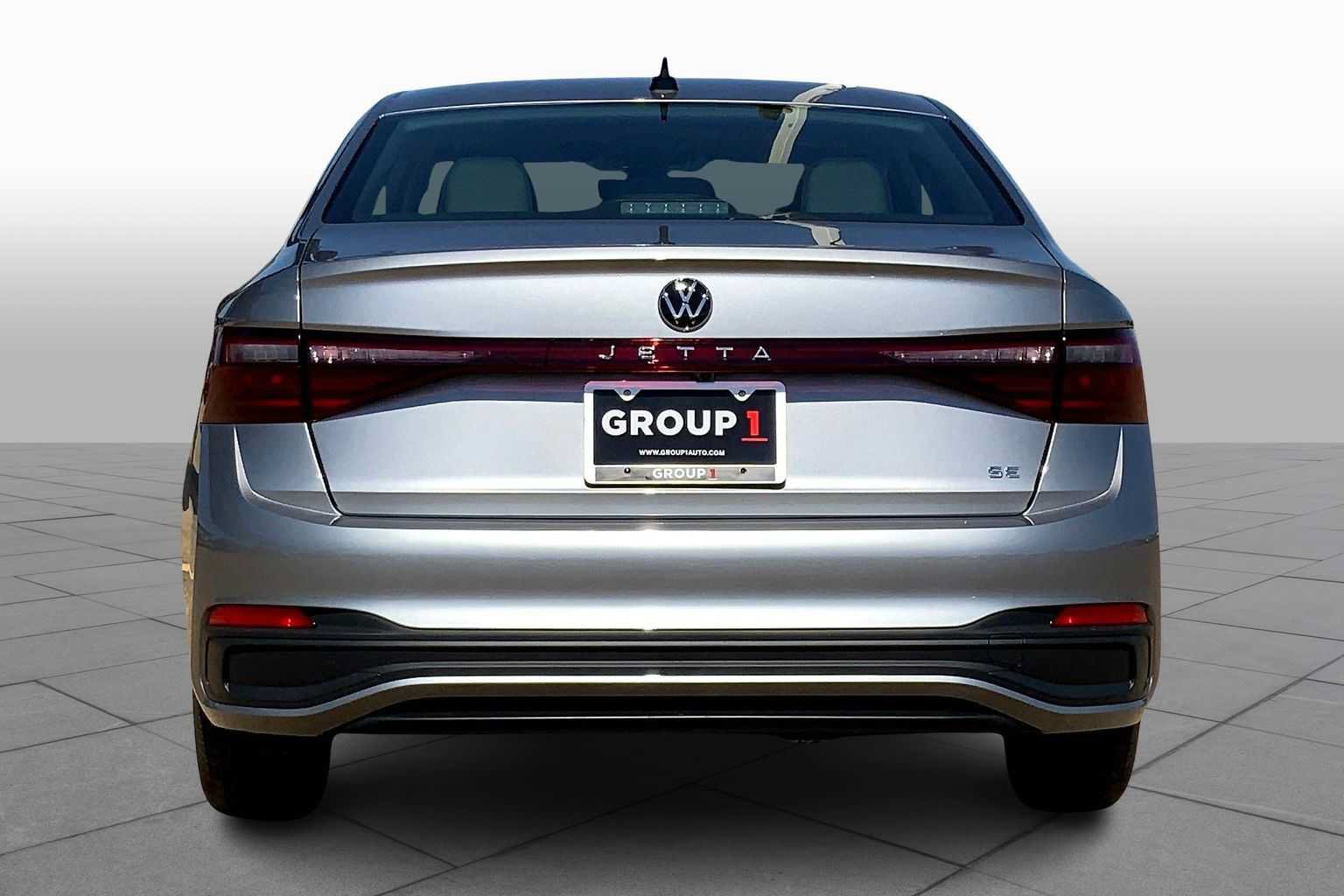 Used 2026 Volkswagen Jetta SE FWD image 4