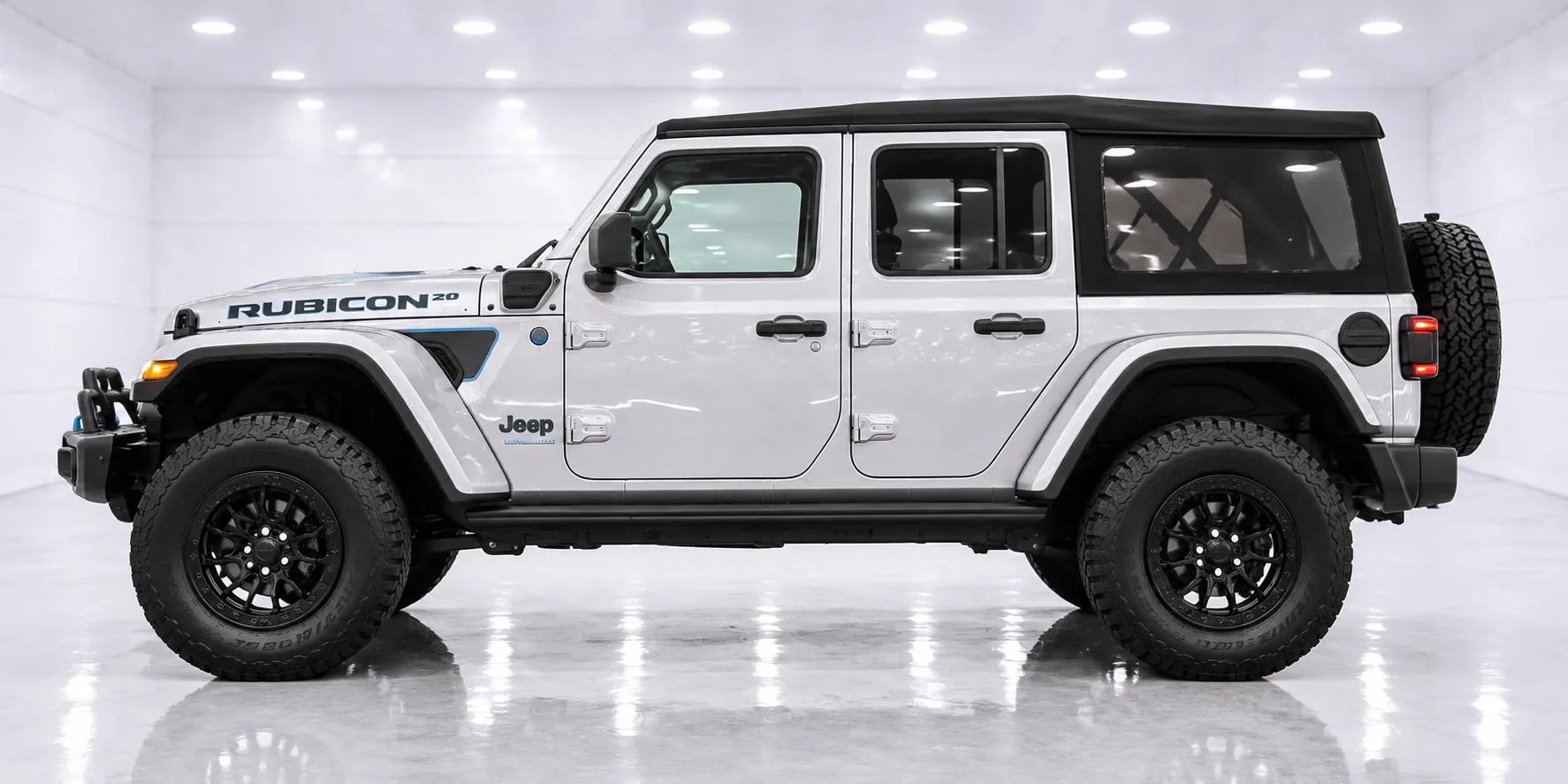 Used 2023 Jeep Wrangler Unlimited Rubicon 4xe AWD/4WD image 2