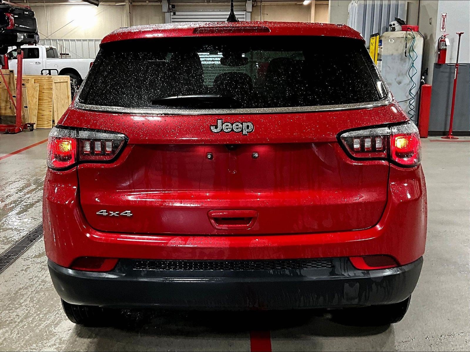 Used 2023 Jeep Compass Sport AWD/4WD image 5