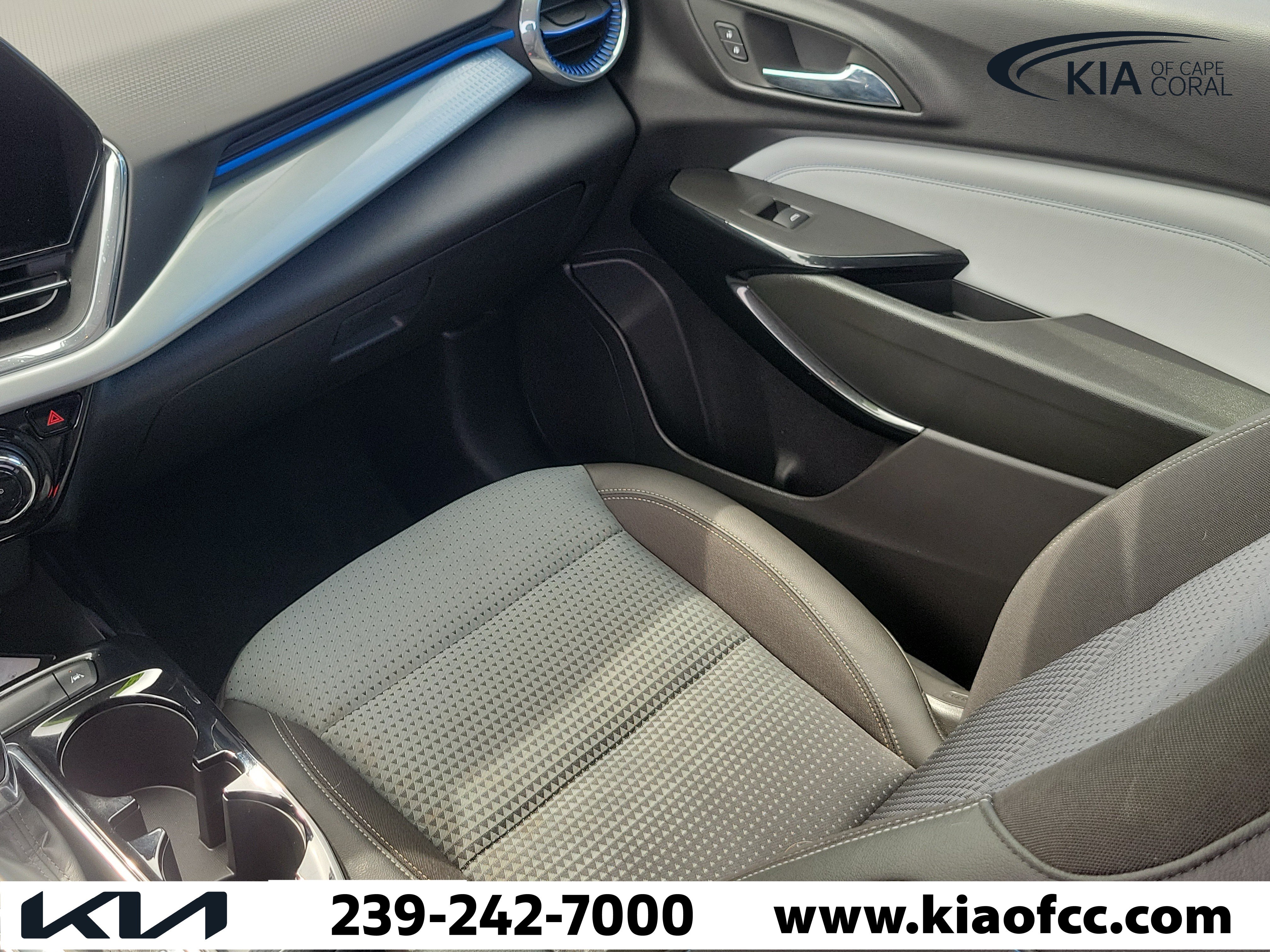 Used 2025 Chevrolet Trax LT w/ Driver Confidence Package FWD image 17