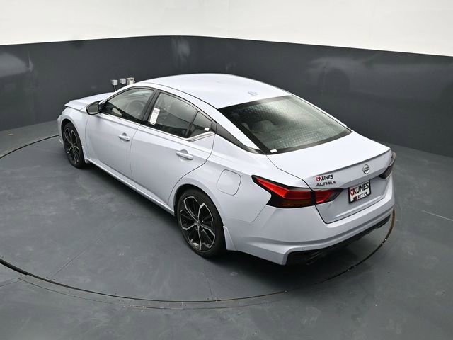Used 2025 Nissan Altima 2.5 SR image 38