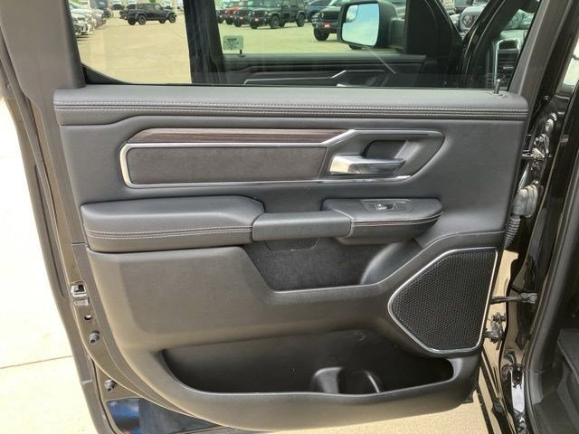 Used 2025 RAM 1500 Laramie w/ Sport Appearance Package AWD/4WD image 20
