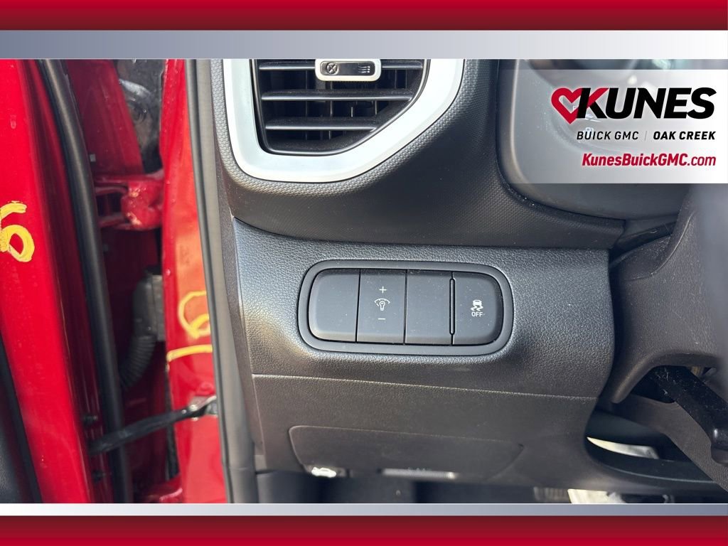 Used 2023 Hyundai Venue Limited w/ Cargo Package image 17