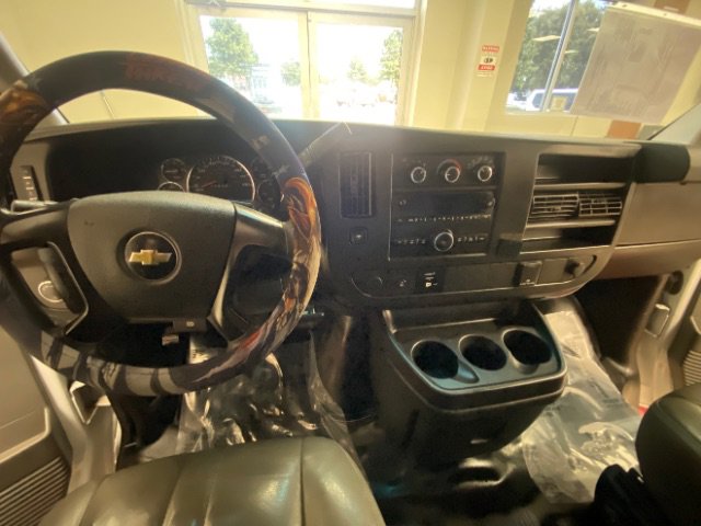 Used 2015 Chevrolet Express 3500 Extended image 20