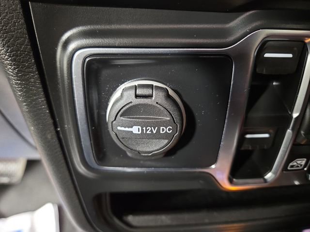 Used 2021 Jeep Wrangler Unlimited Sahara image 27
