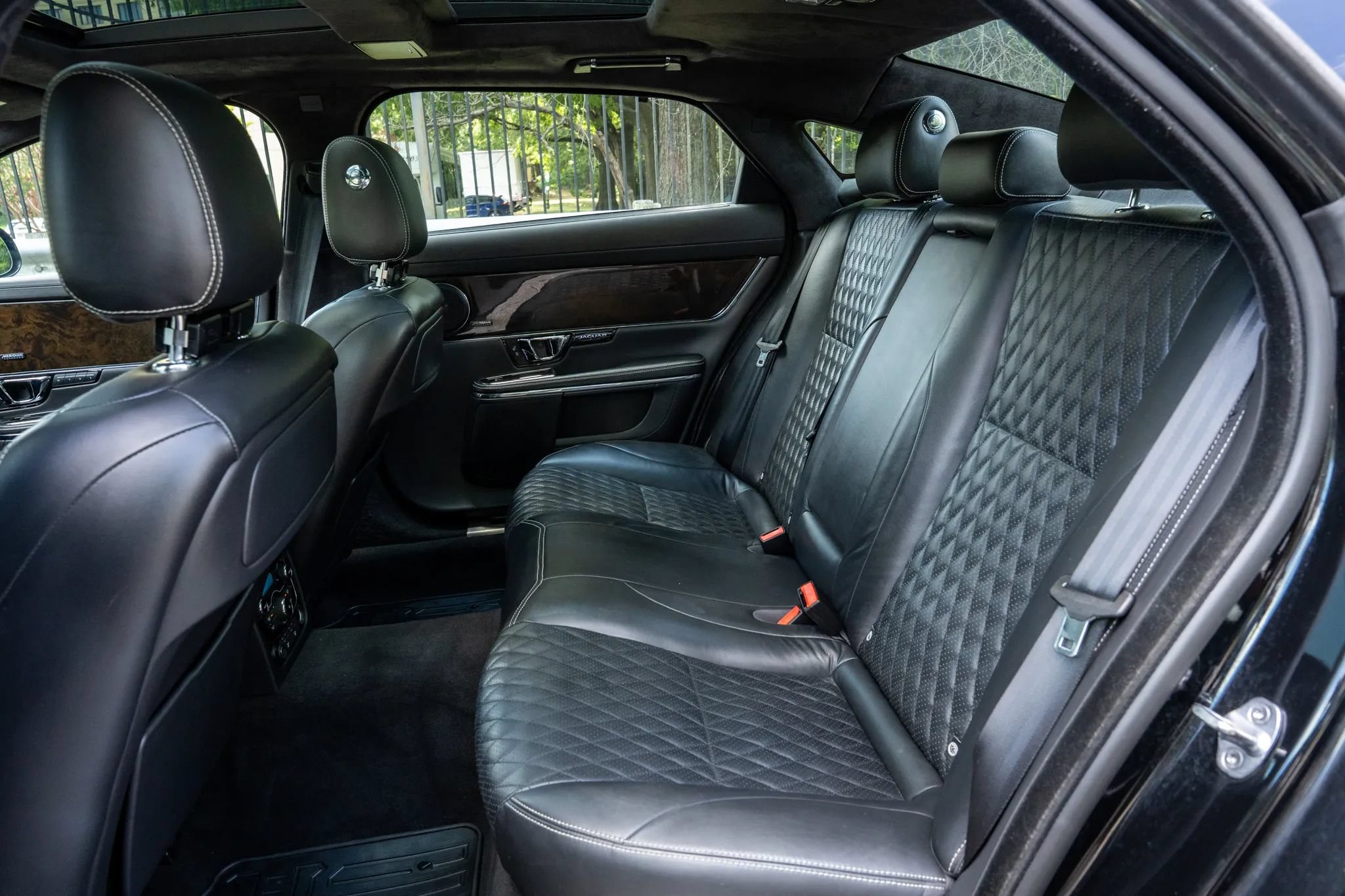 Used 2019 Jaguar XJ L Supercharged RWD image 14