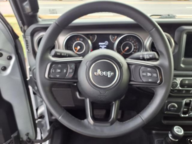 Used 2023 Jeep Gladiator Sport image 10
