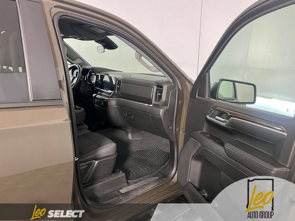 Used 2023 Chevrolet Silverado 1500 LT AWD/4WD image 12