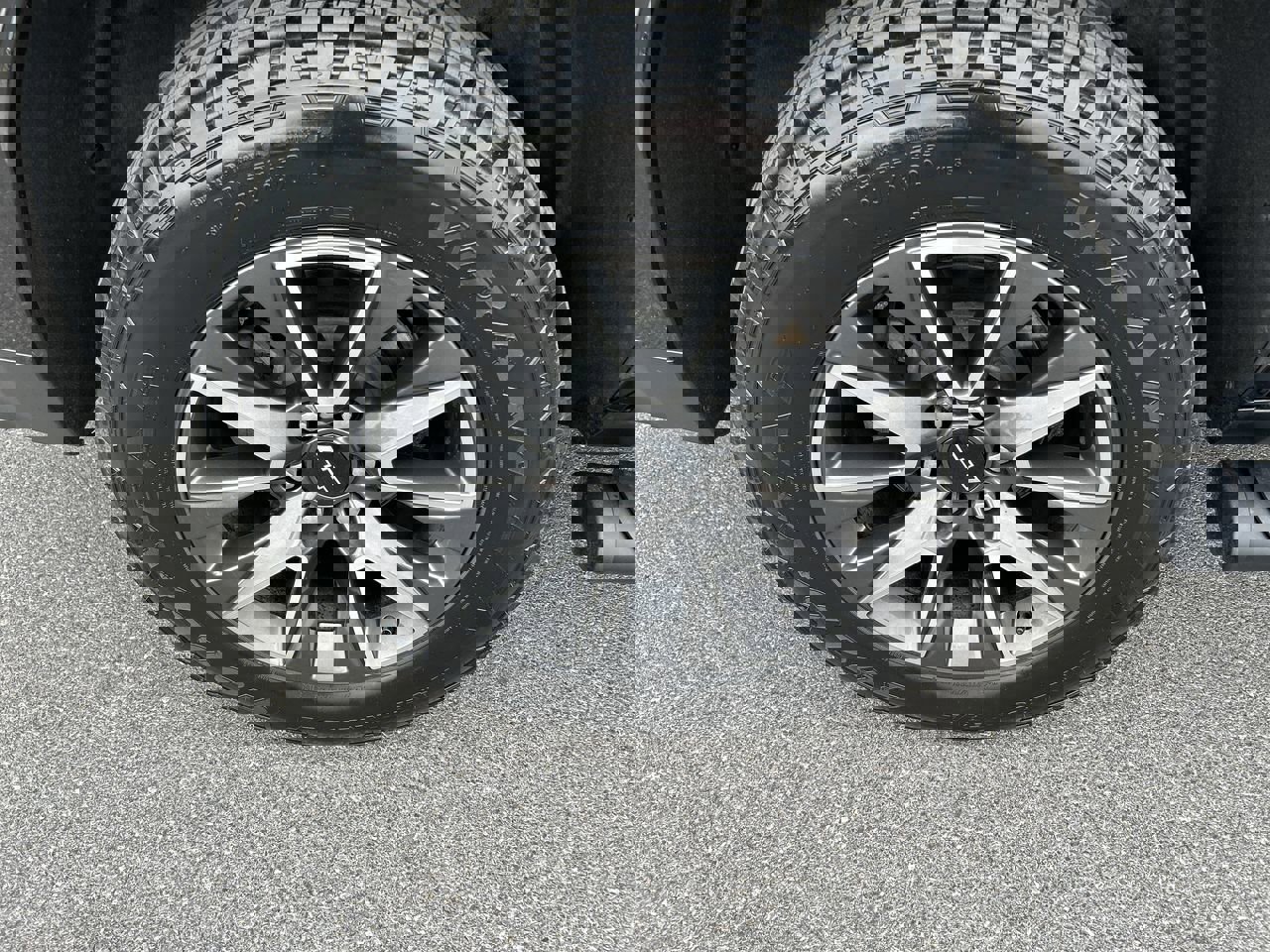 Used 2023 Chevrolet Tahoe Z71 w/ Z71 Off-Road Package image 9