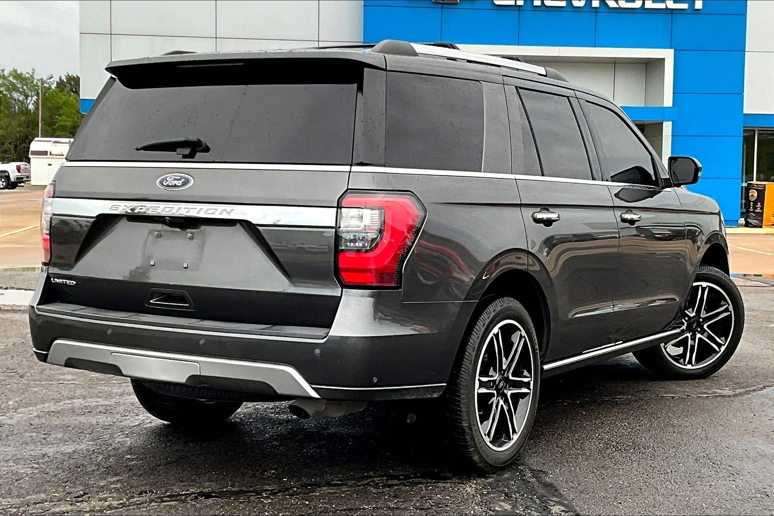 Used 2020 Ford Expedition Limited w/ Special Edition Package image 2