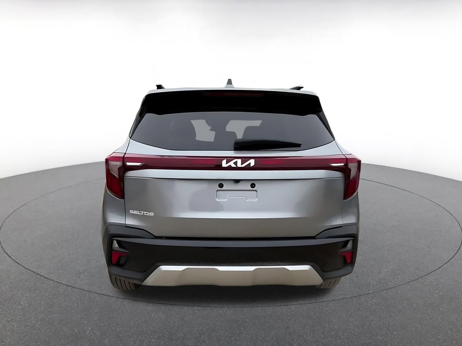 Used 2025 Kia Seltos S FWD image 12