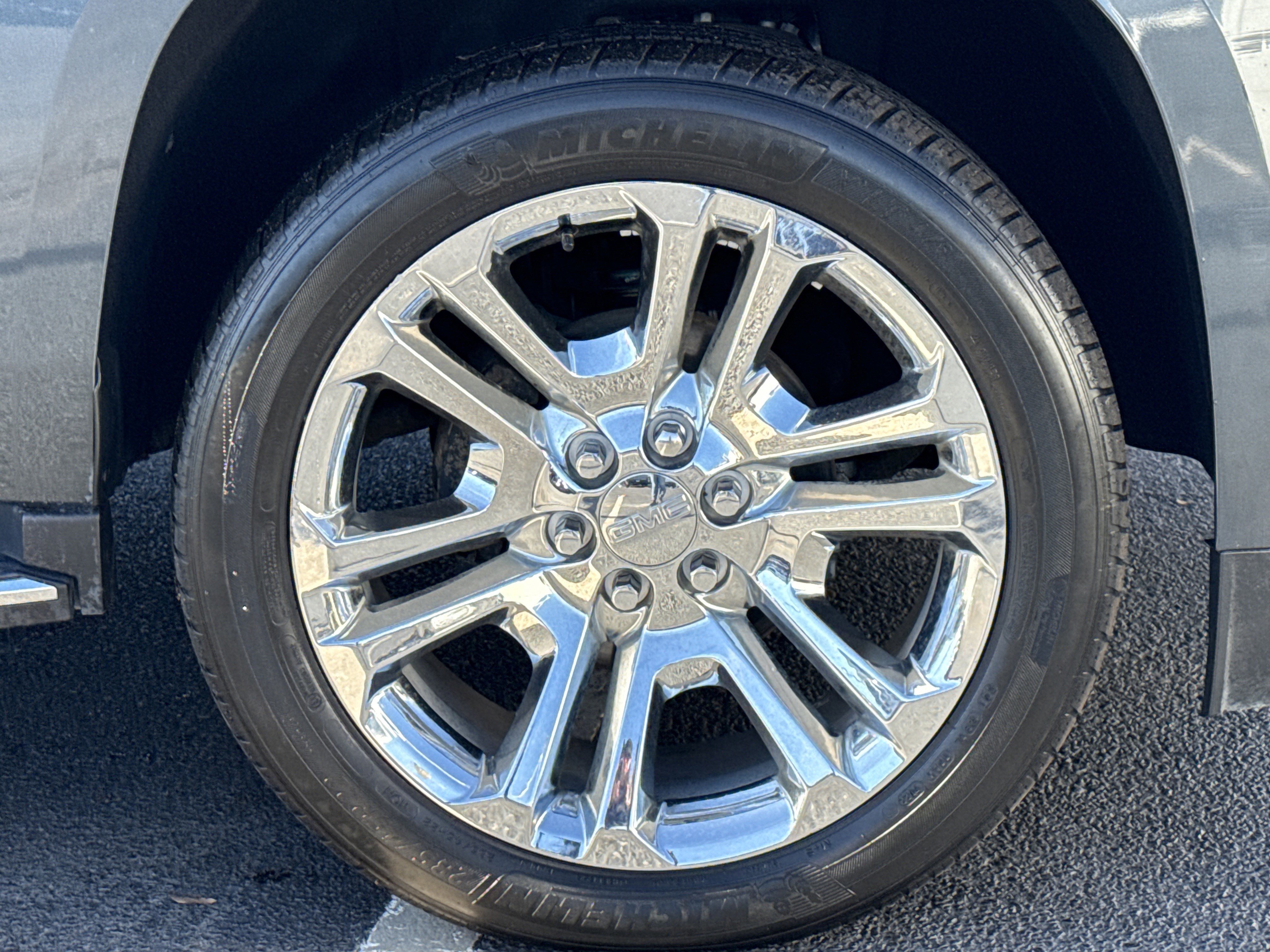 Used 2019 GMC Yukon SLT w/ Premium Edition image 13