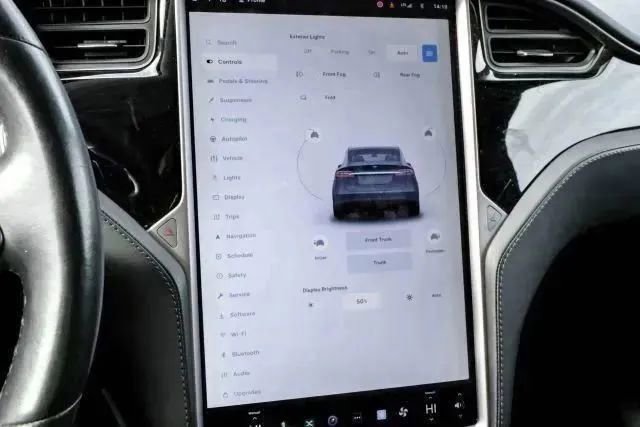 Used 2018 Tesla Model X 100D image 34