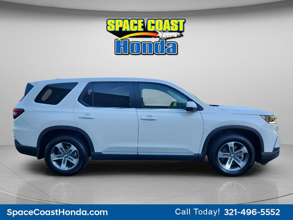 Used 2025 Honda Pilot EX-L image 2