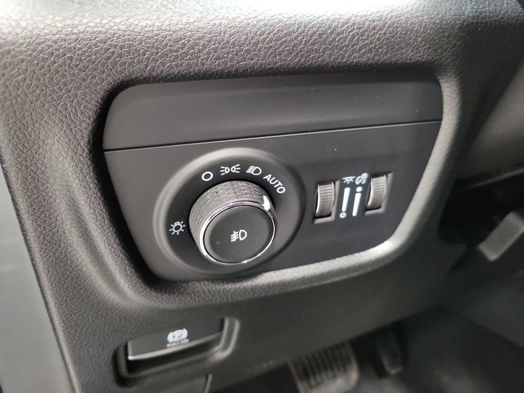 New 2026 Jeep Grand Cherokee Limited image 12