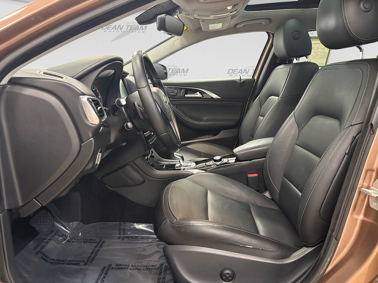 Used 2017 INFINITI QX30 Premium w/ Navigation Package AWD/4WD image 9