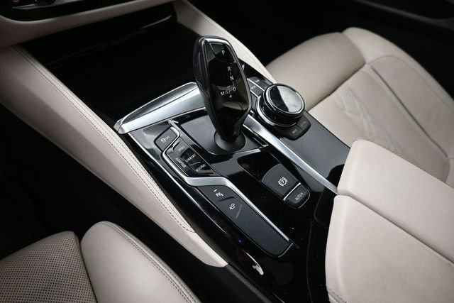 Used 2018 BMW M550i xDrive AWD/4WD image 29