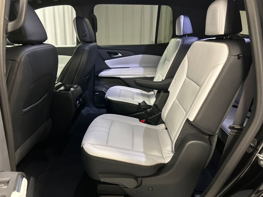 Used 2024 Chevrolet Traverse RS image 22