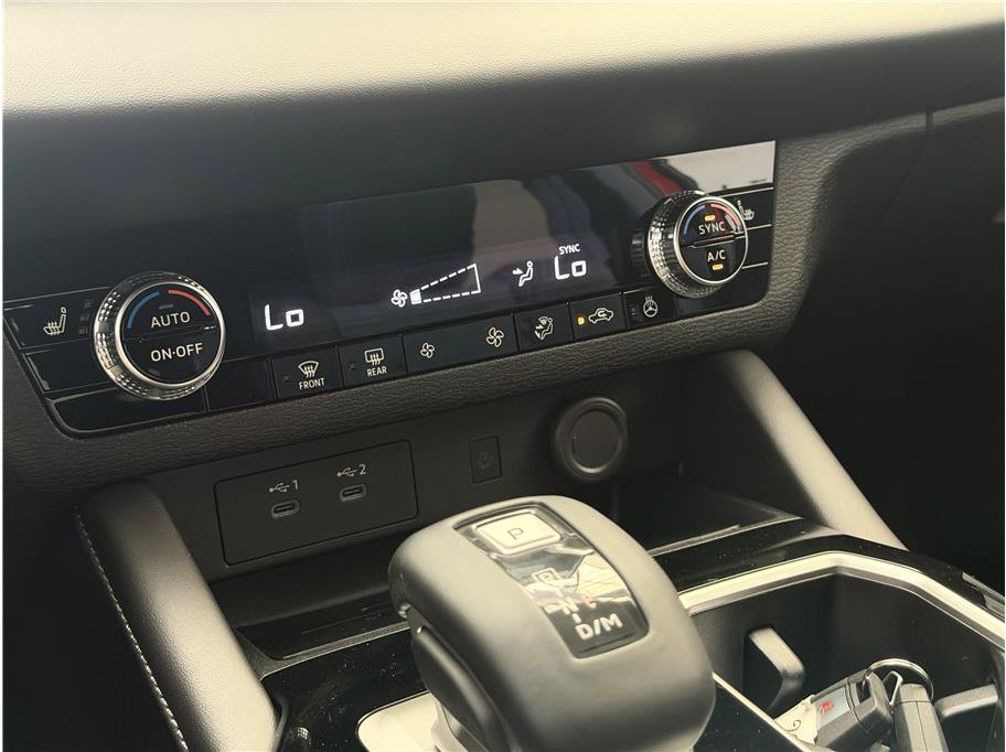 New 2026 Mitsubishi Outlander LE FWD image 14